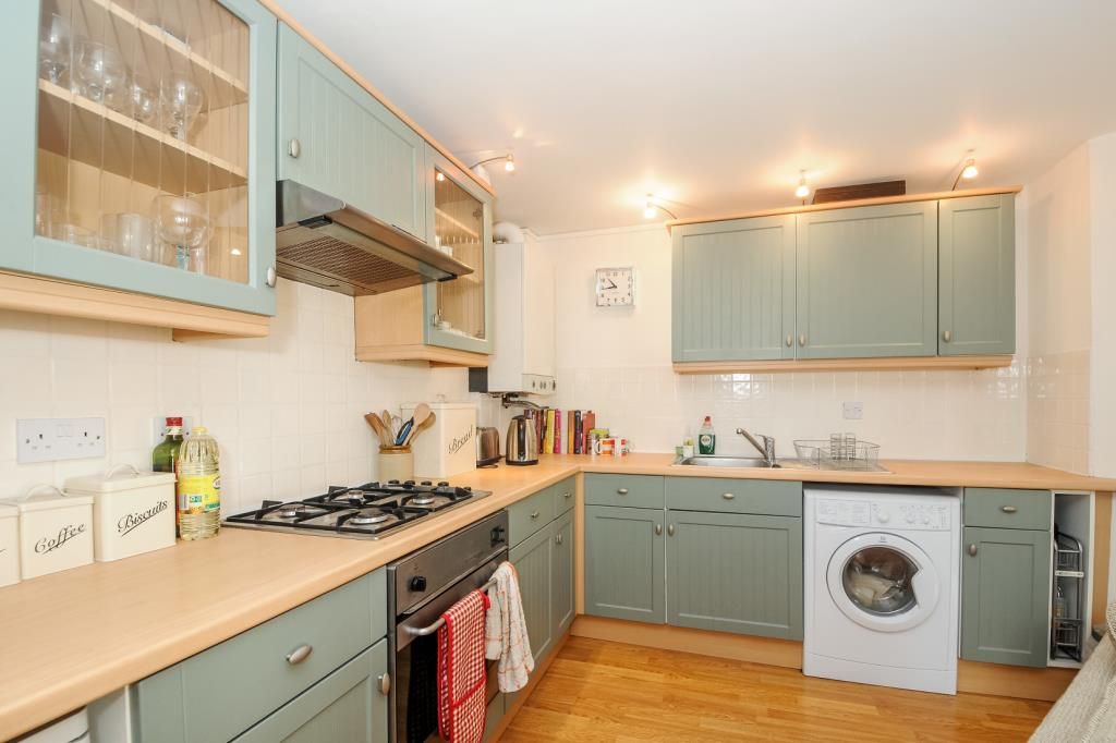 Property photo 2 of 10 Kitchen