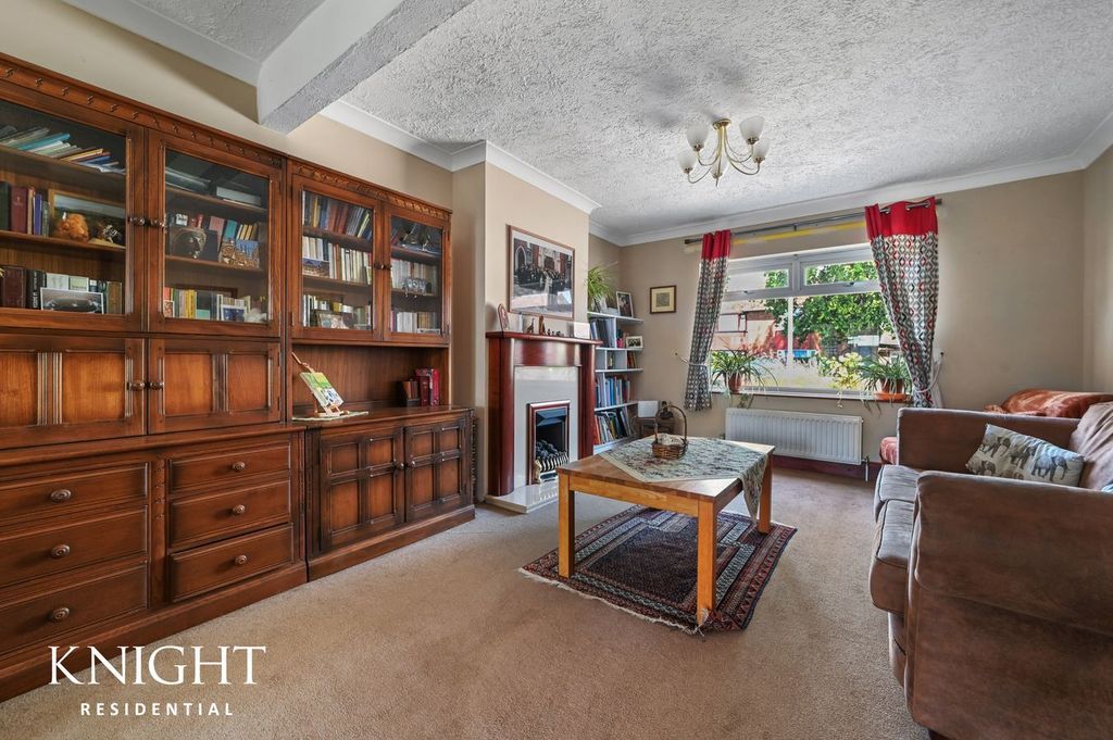 Property photo 3 of 25