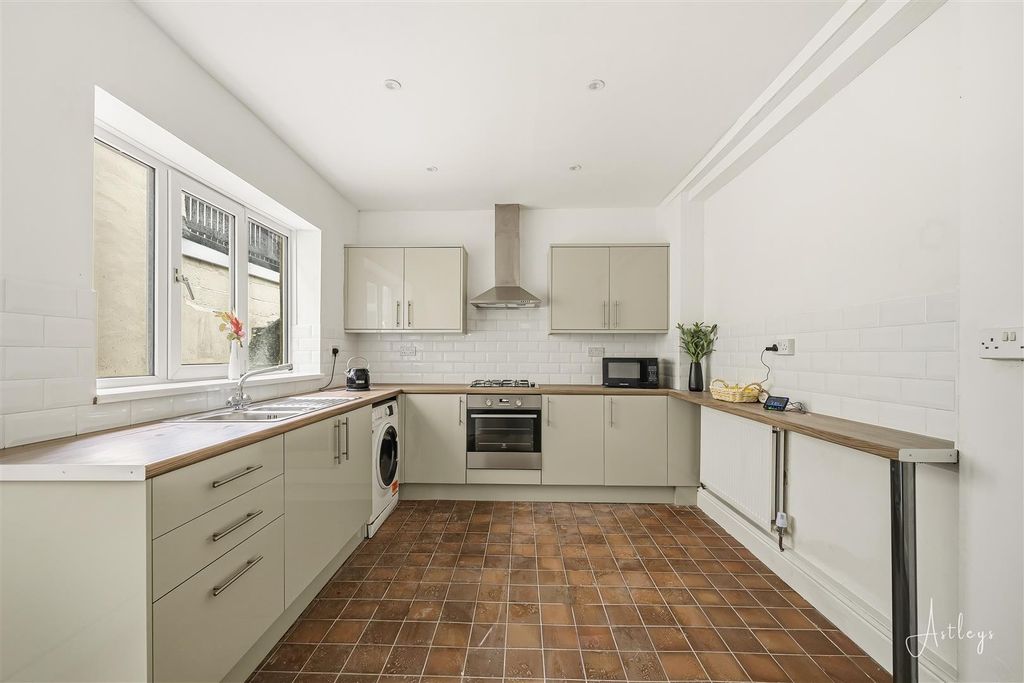 Property photo 3 of 14 Kitchen/Breakfast Room