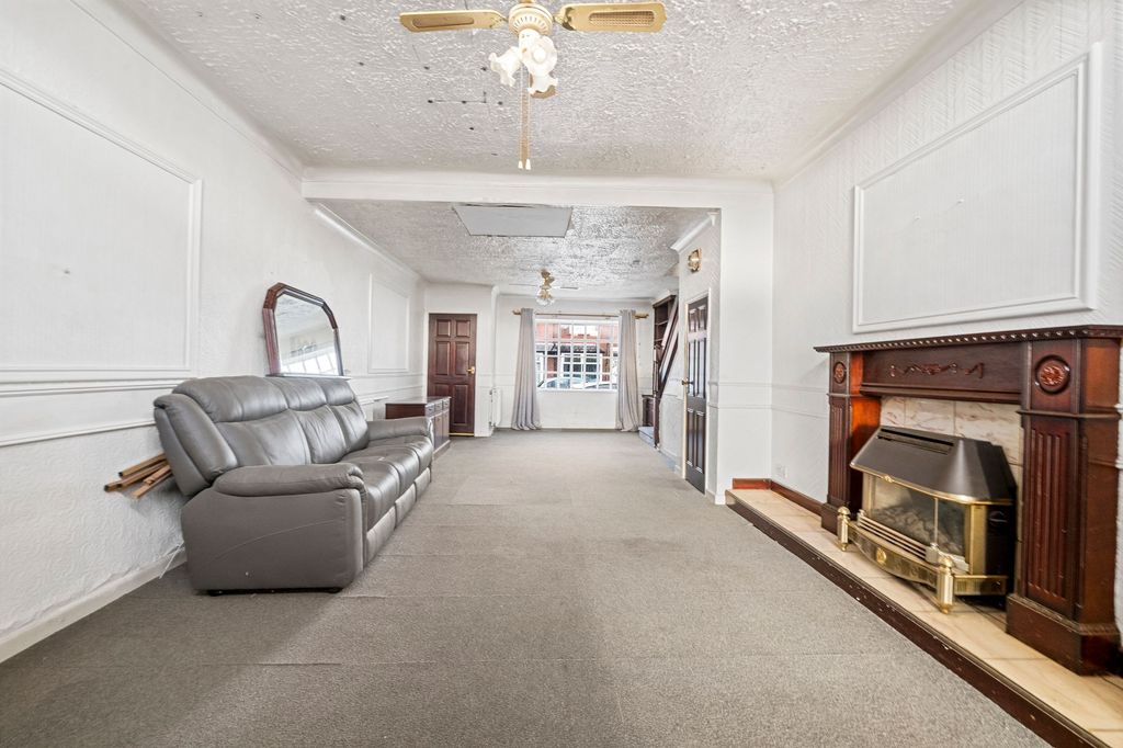 Property photo 3 of 24