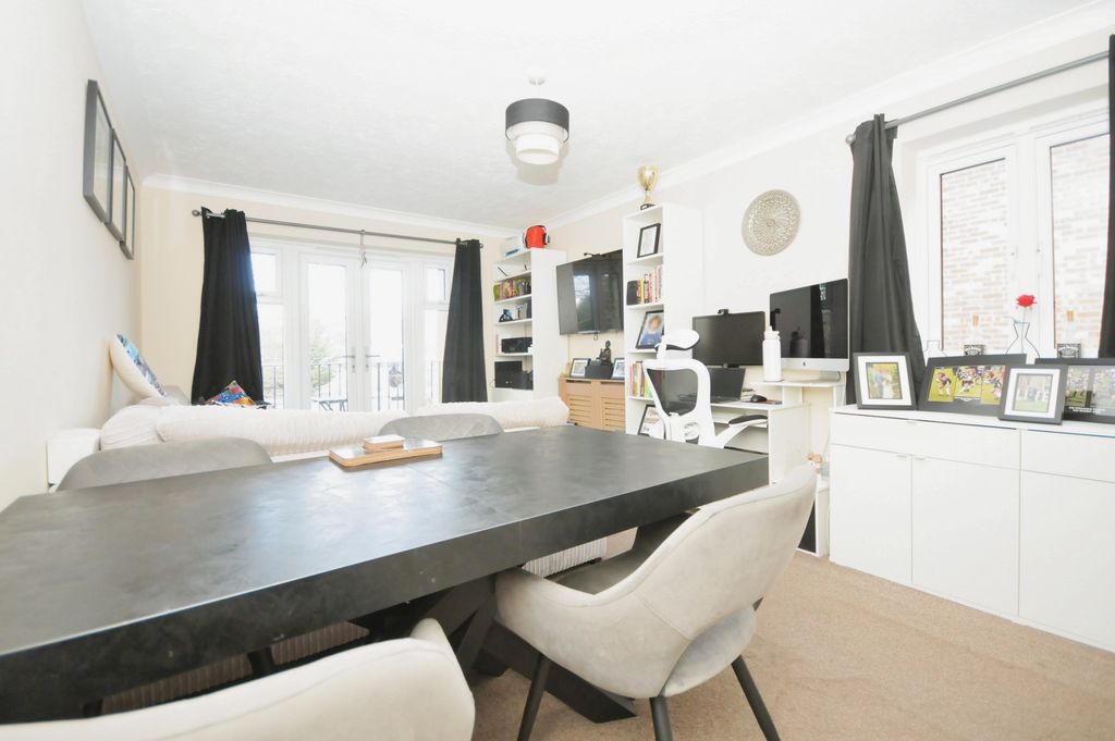 Property photo 3 of 12 Photography