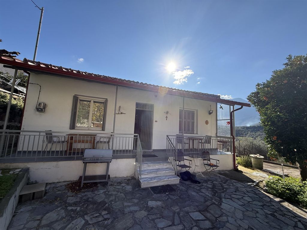 Property photo 1 of 12 2-Bedrooms' Ground Floor House 80 Sq.M. With Garden In Kato Mavriki, Aigio