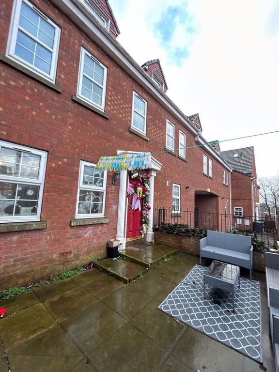 Property photo 2 of 13