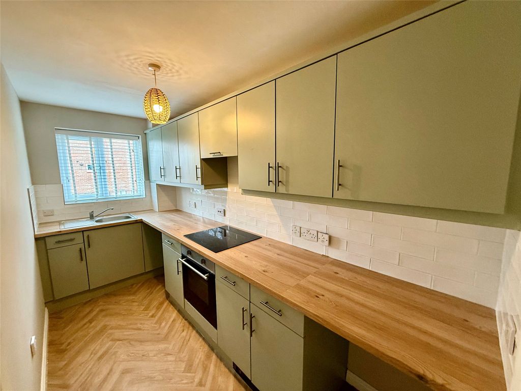 Property photo 1 of 6 Kitchen