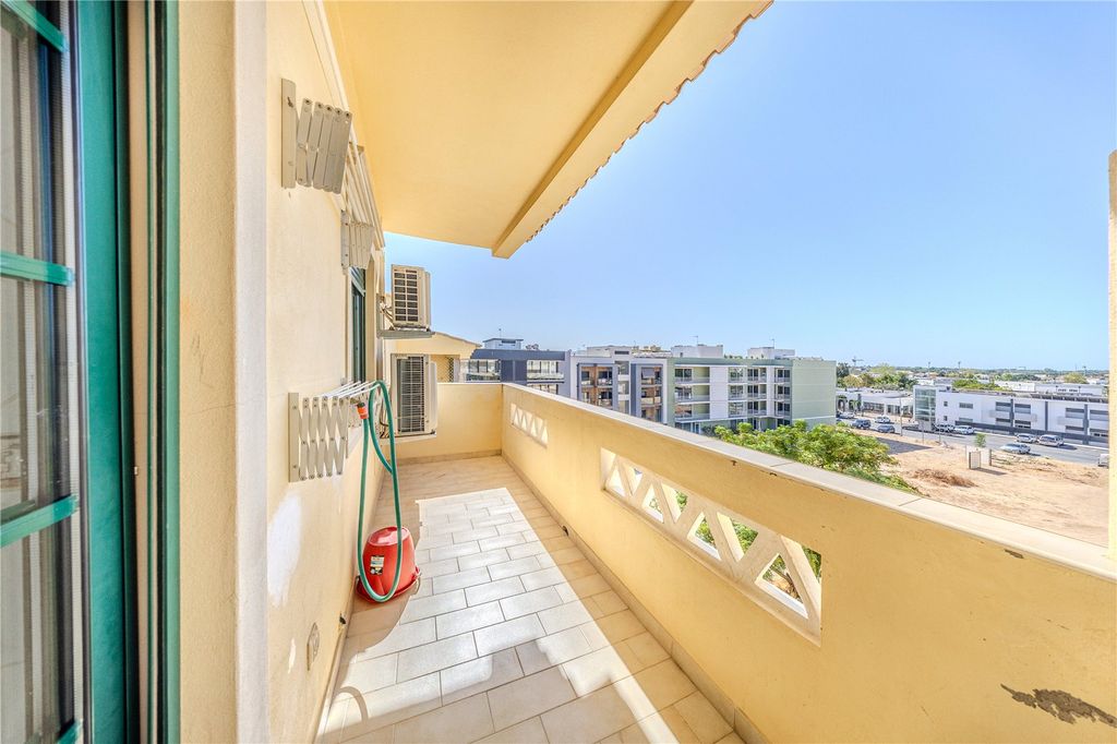 Property photo 2 of 15 Picture No. 28