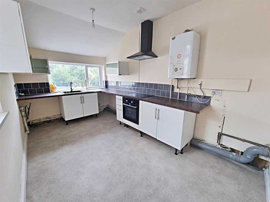 Property photo 3 of 9 Kitchen/Breakfast Room