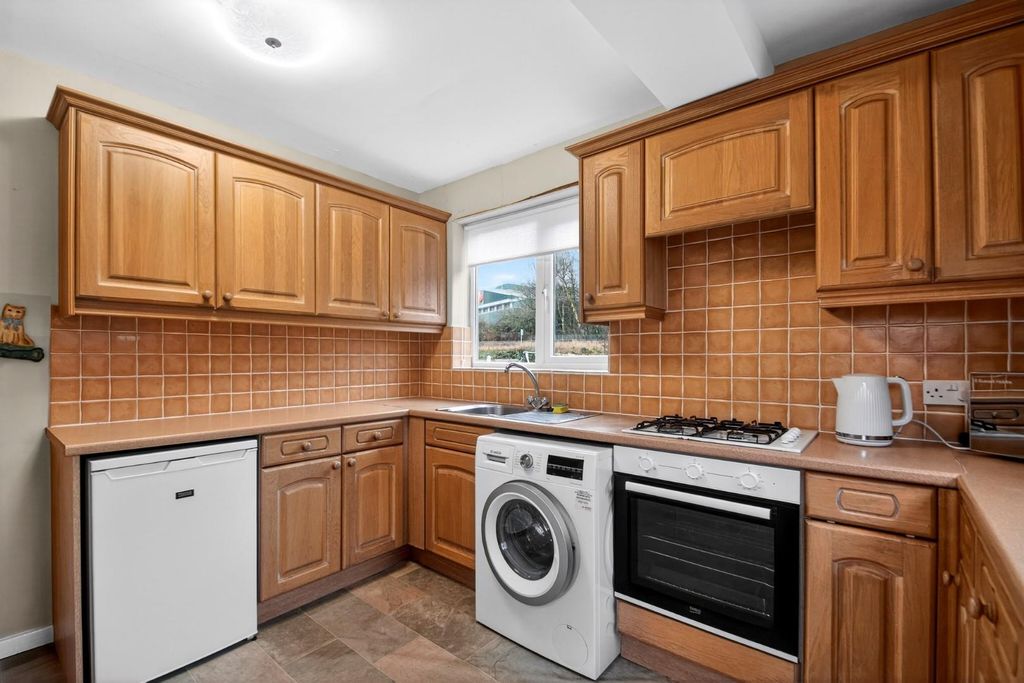 Property photo 2 of 14 51Forestway-7.Jpg