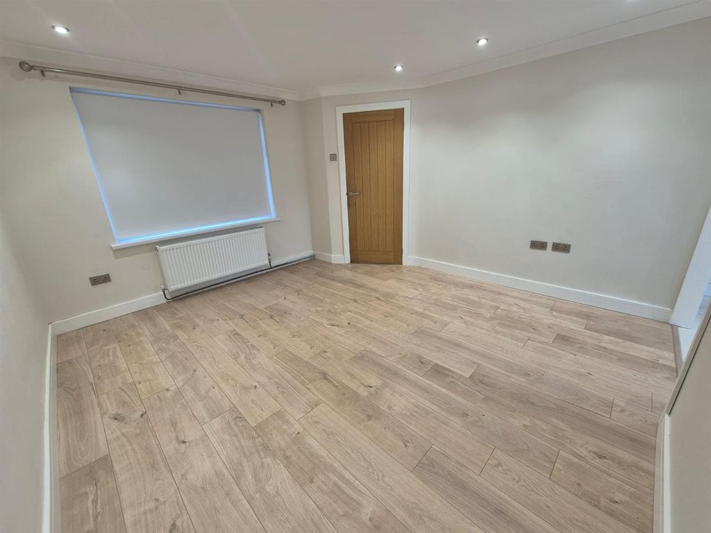 Property photo 3 of 18 Whatsapp Image 2025-11-03 At 12.22.28 (2).Jpeg