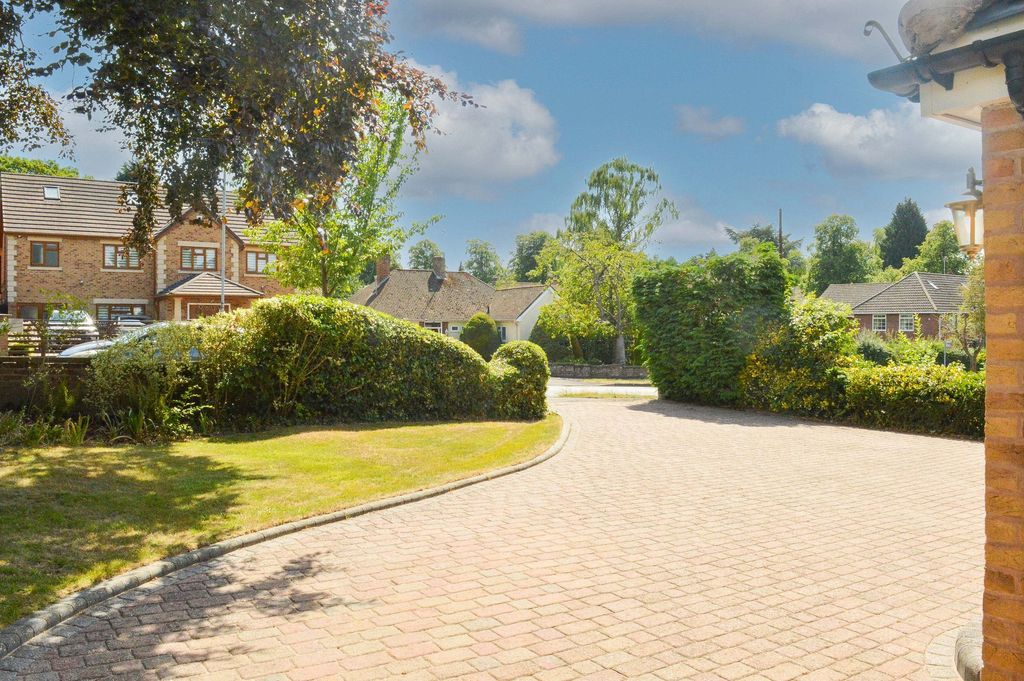 Property photo 2 of 46