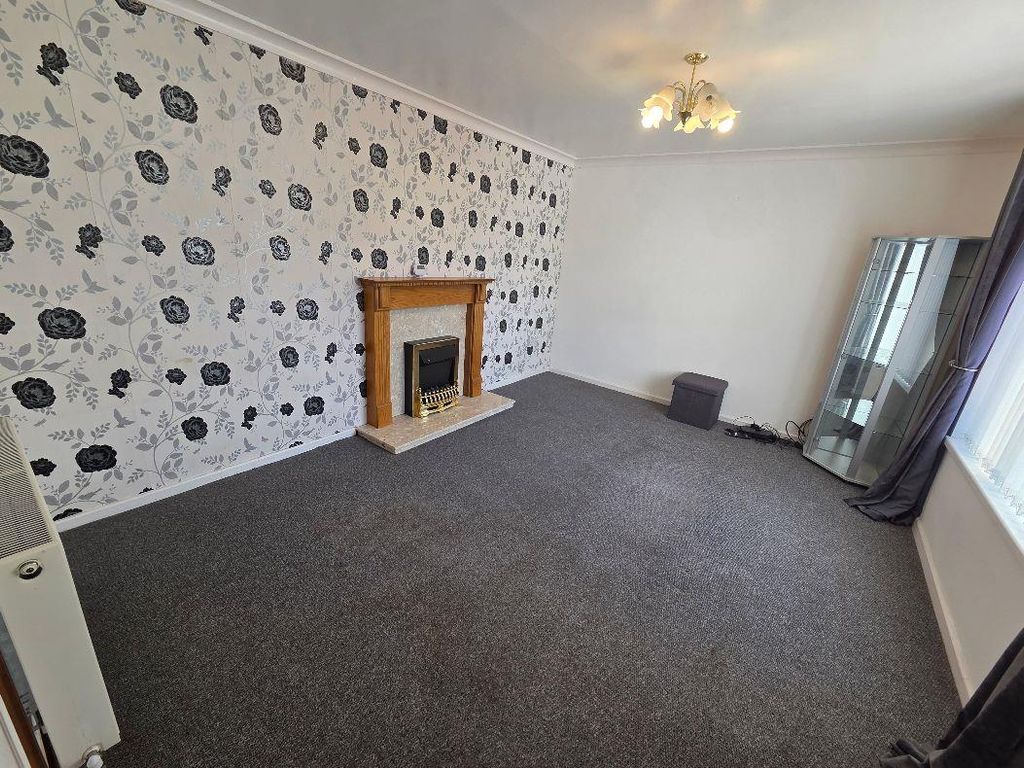 Property photo 3 of 12 20250930_144640.Jpg