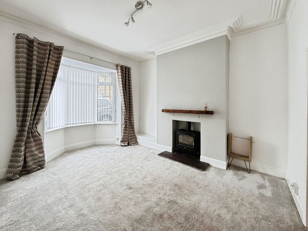 Property photo 2 of 16 Pbox-Living_Room-334543.Jpg