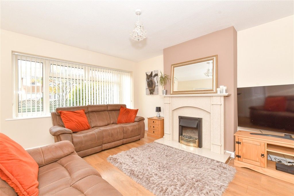 Property photo 3 of 13 Lounge/Diner