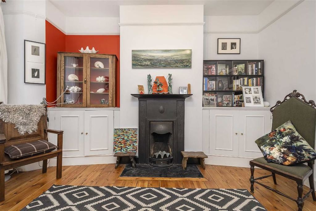 Property photo 3 of 12