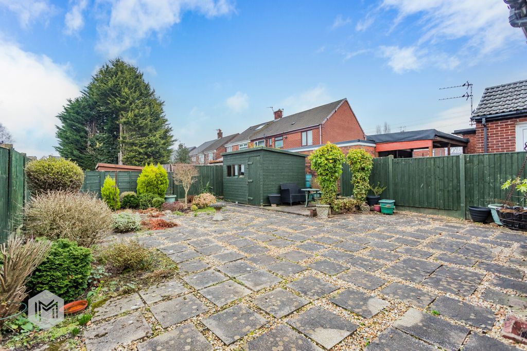 Property photo 2 of 15 Picture No. 11