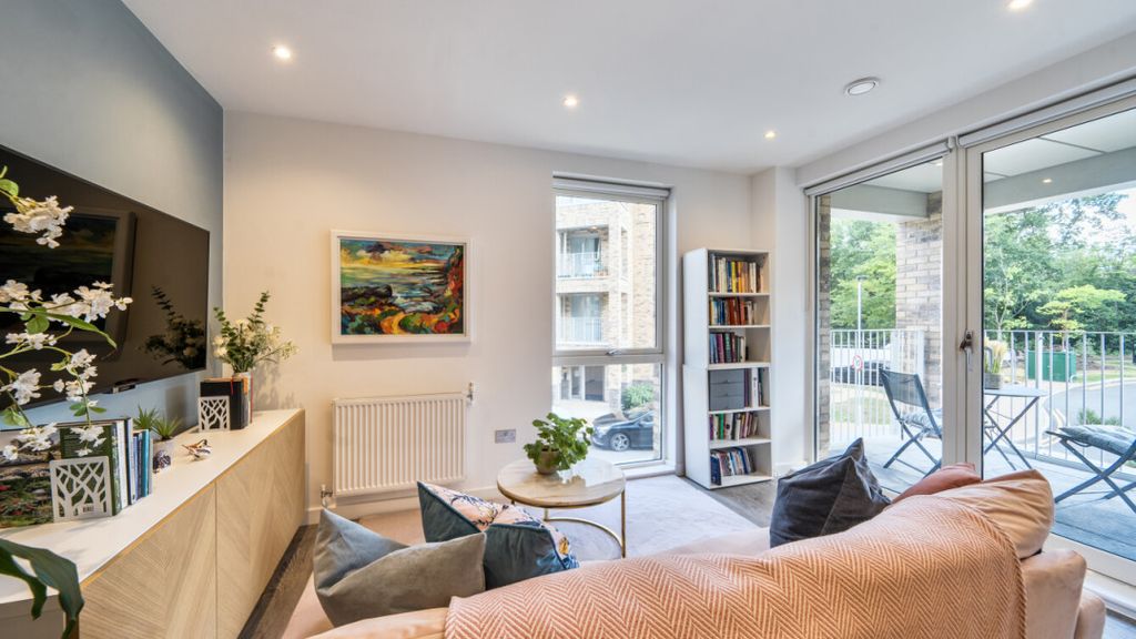 Property photo 1 of 18