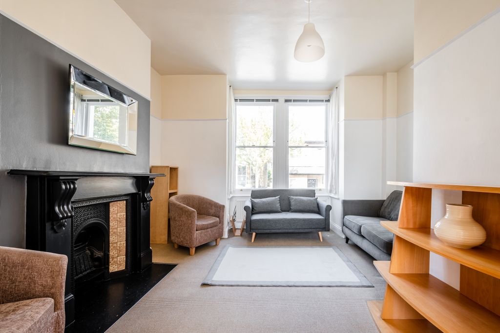 Property photo 2 of 8