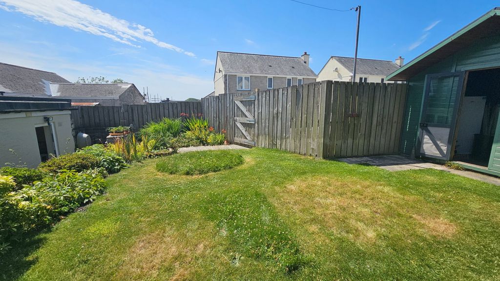 Property photo 2 of 25