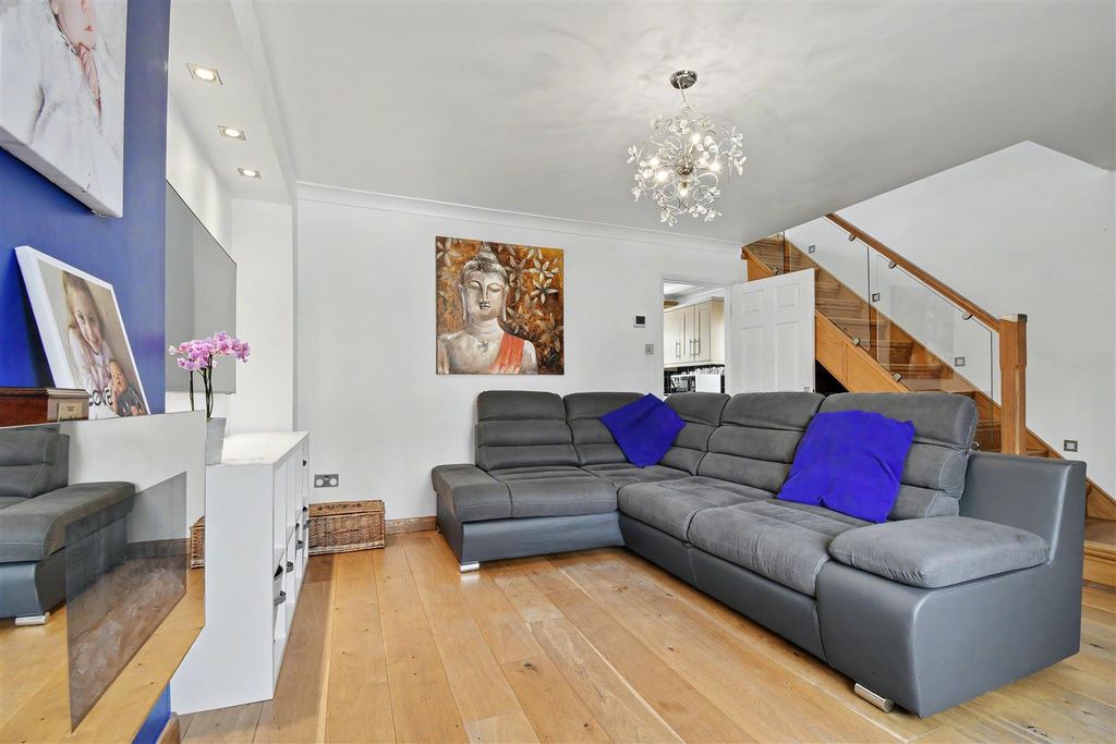 Property photo 3 of 22