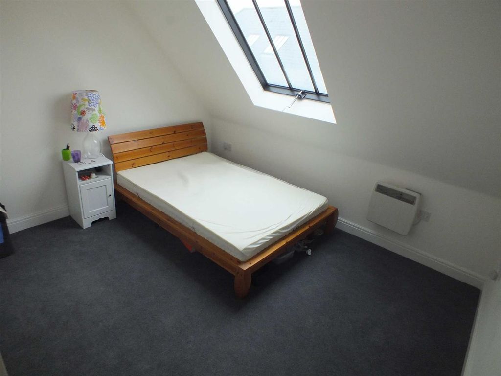 Property photo 3 of 5