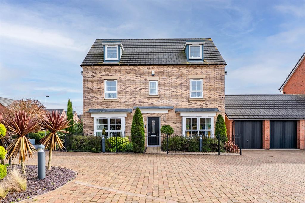 Property photo 1 of 34 6 Dunsmore Avenue-2.Jpg