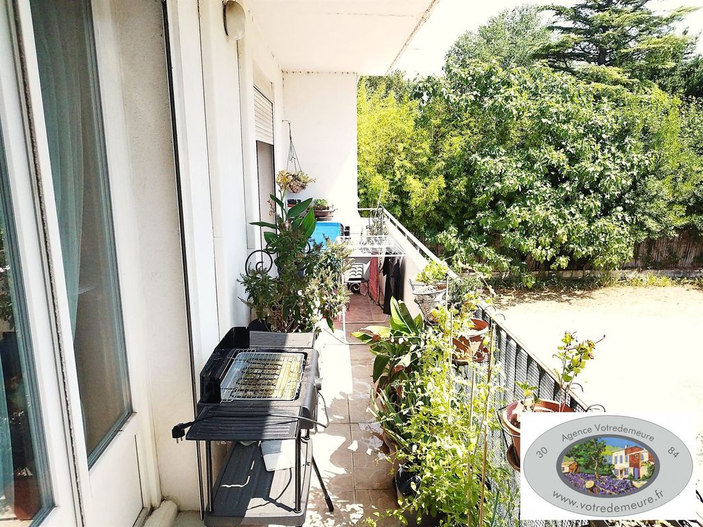 Property photo 1 of 8 In A Secure And Quiet Residence, 4-Room Apartment Of 90 m² With Air Conditioning