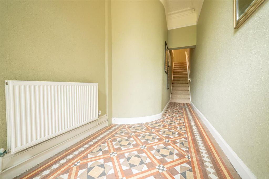 Property photo 2 of 15 Hallway