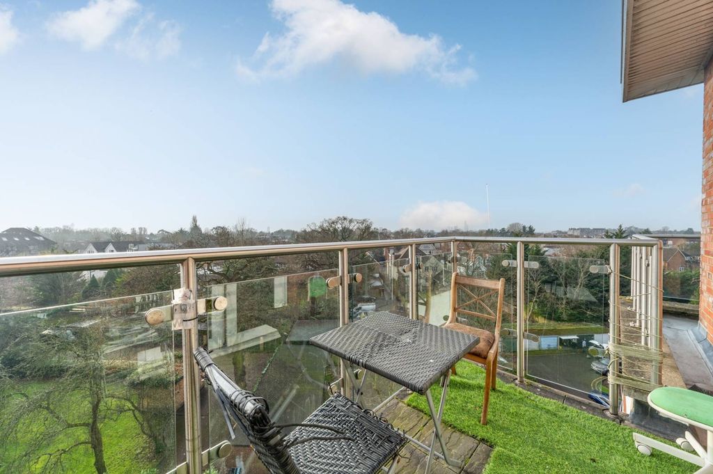 Property photo 2 of 12