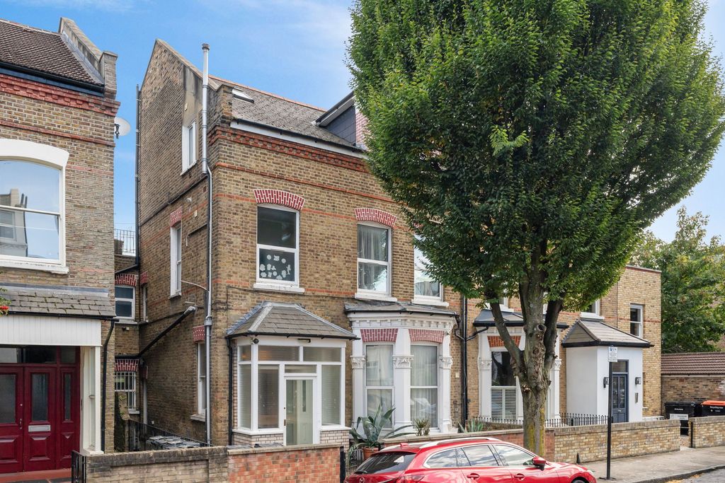 Property photo 1 of 22