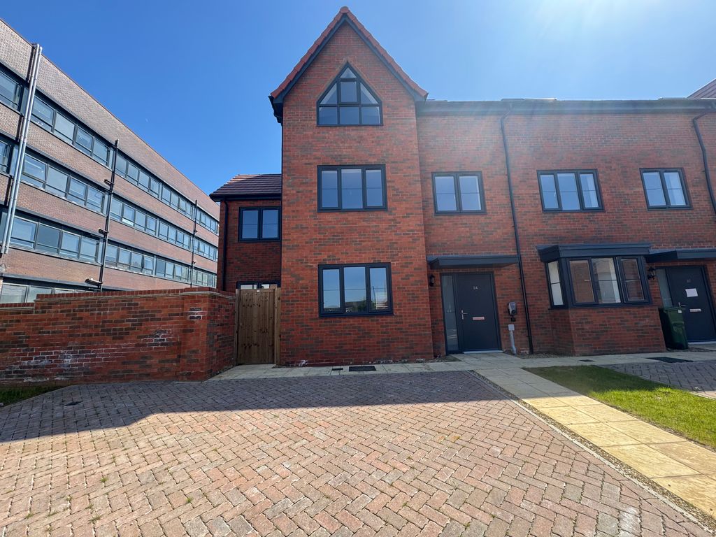 Property photo 1 of 12 Front