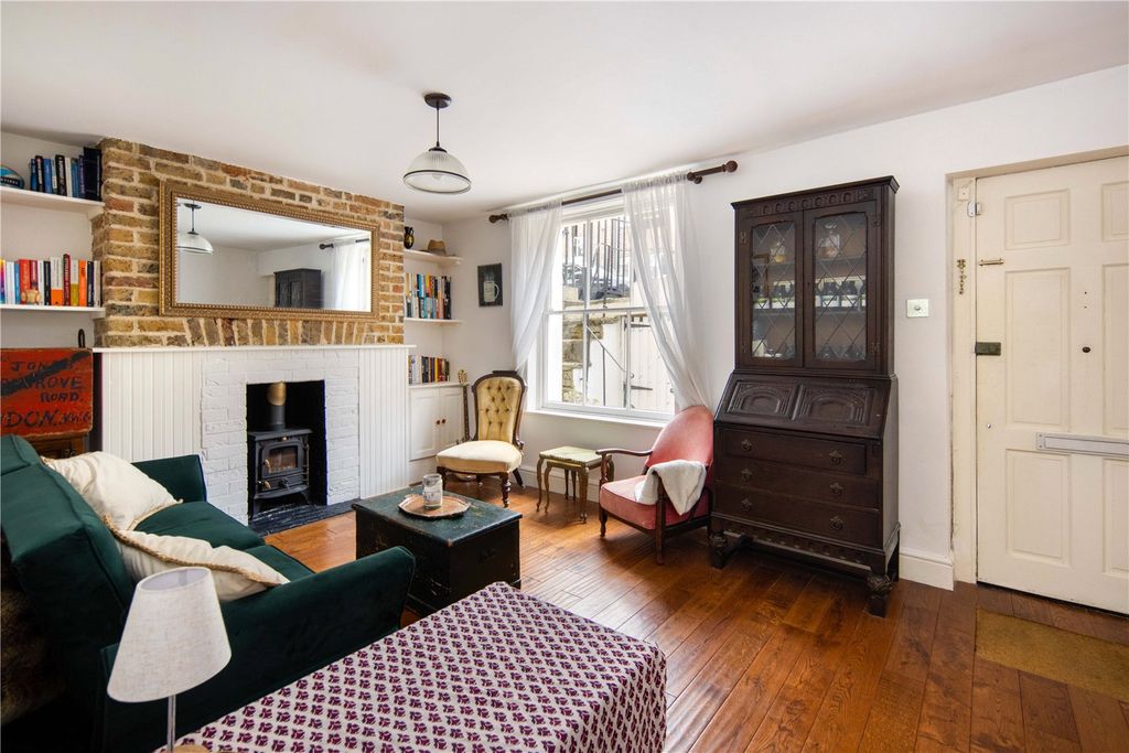 Property photo 3 of 18 Living Area