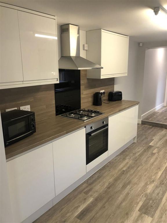 Property photo 3 of 5 Kitchen 1.1.Jpg