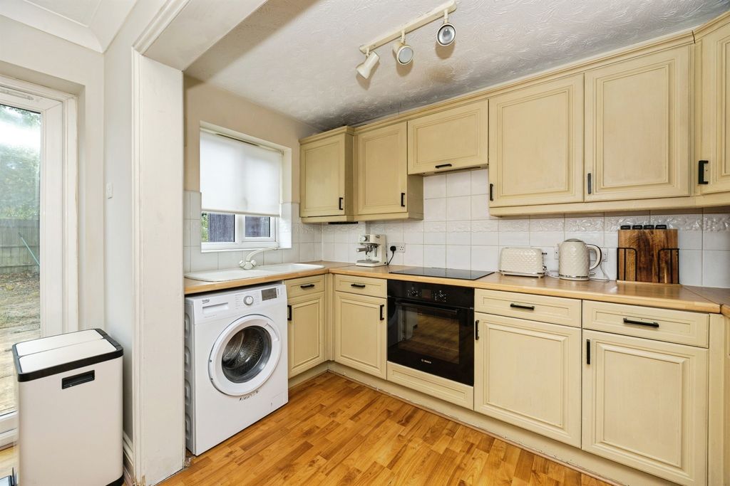 Property photo 3 of 11