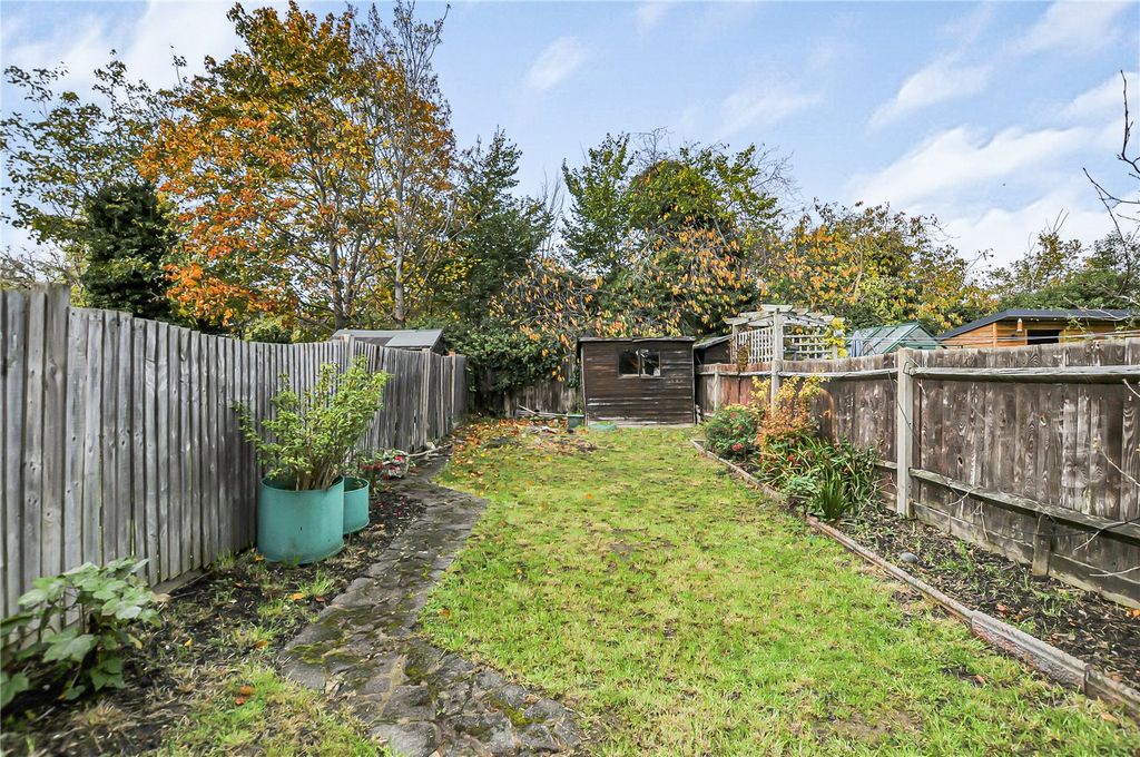 Property photo 3 of 11 Garden