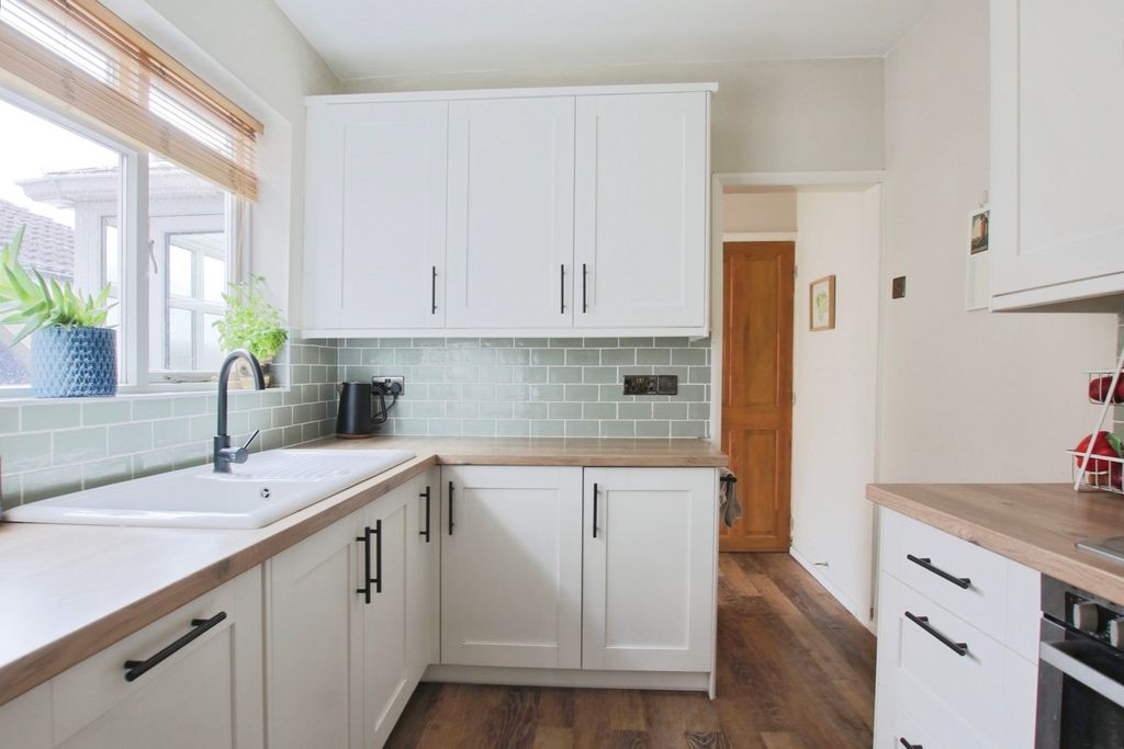 Property photo 2 of 16 4392833
