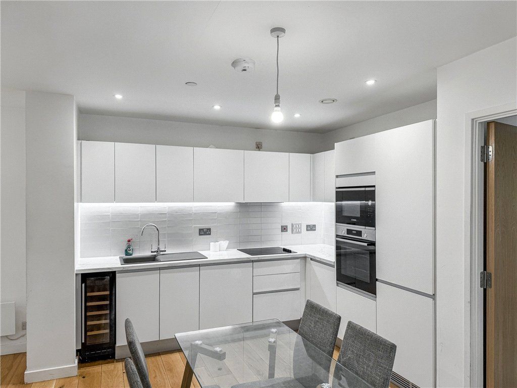 Property photo 3 of 17 Picture No. 23