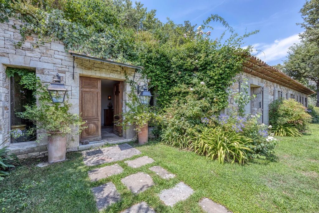 Property photo 3 of 34