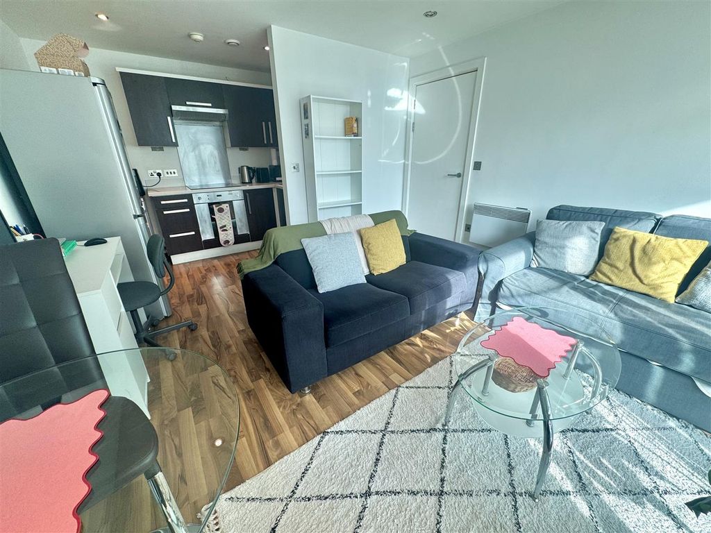 Property photo 2 of 9 Tempimagemhbdq5.Jpg