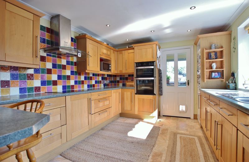 Property photo 3 of 38 Photo 12