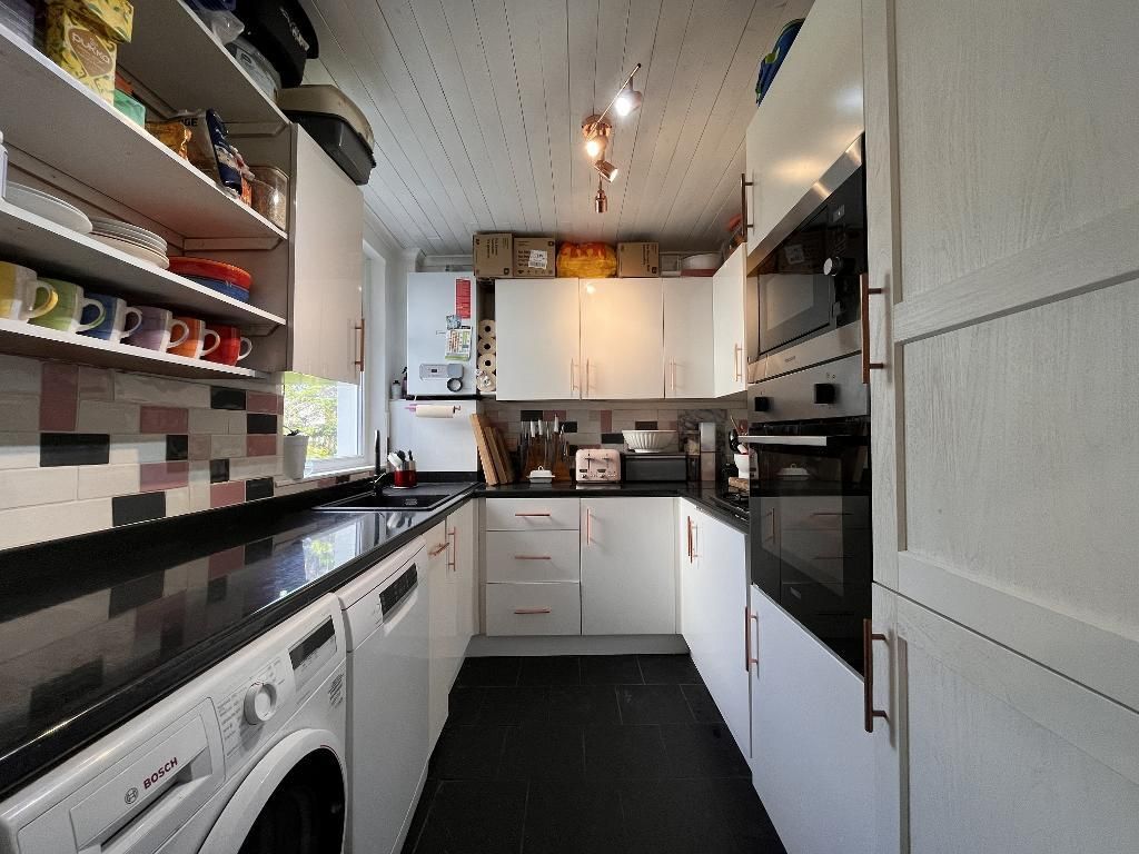 Property photo 2 of 17 Kitchen