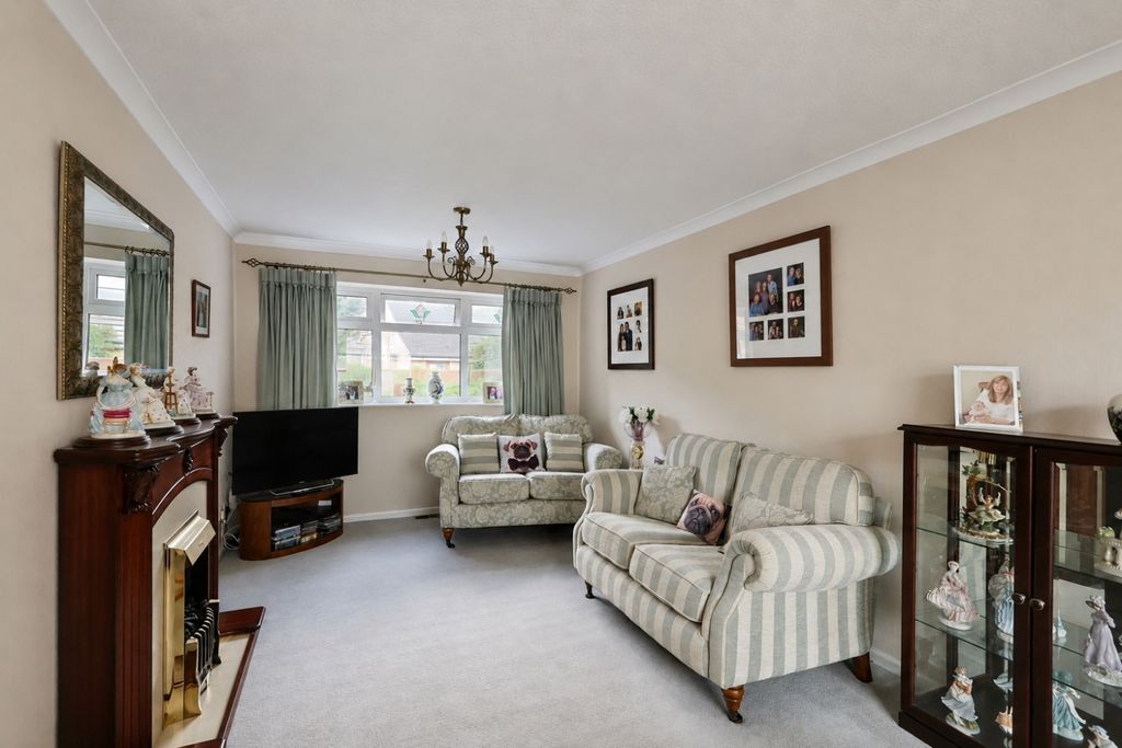 Property photo 2 of 20 12388B23-4Fb5-4255-9C9B-Fc20833C9869