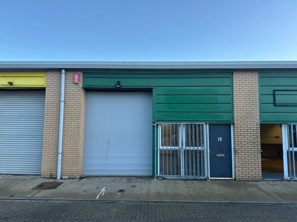 Property photo 1 of 8 Photo 7