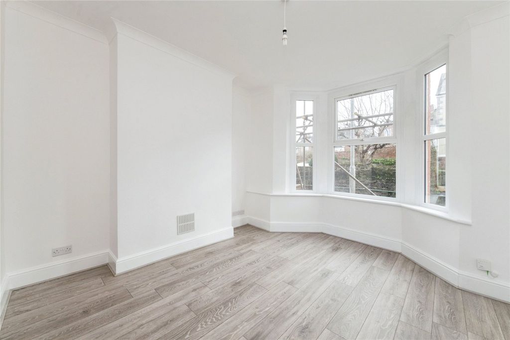 Property photo 2 of 16 Picture No. 07