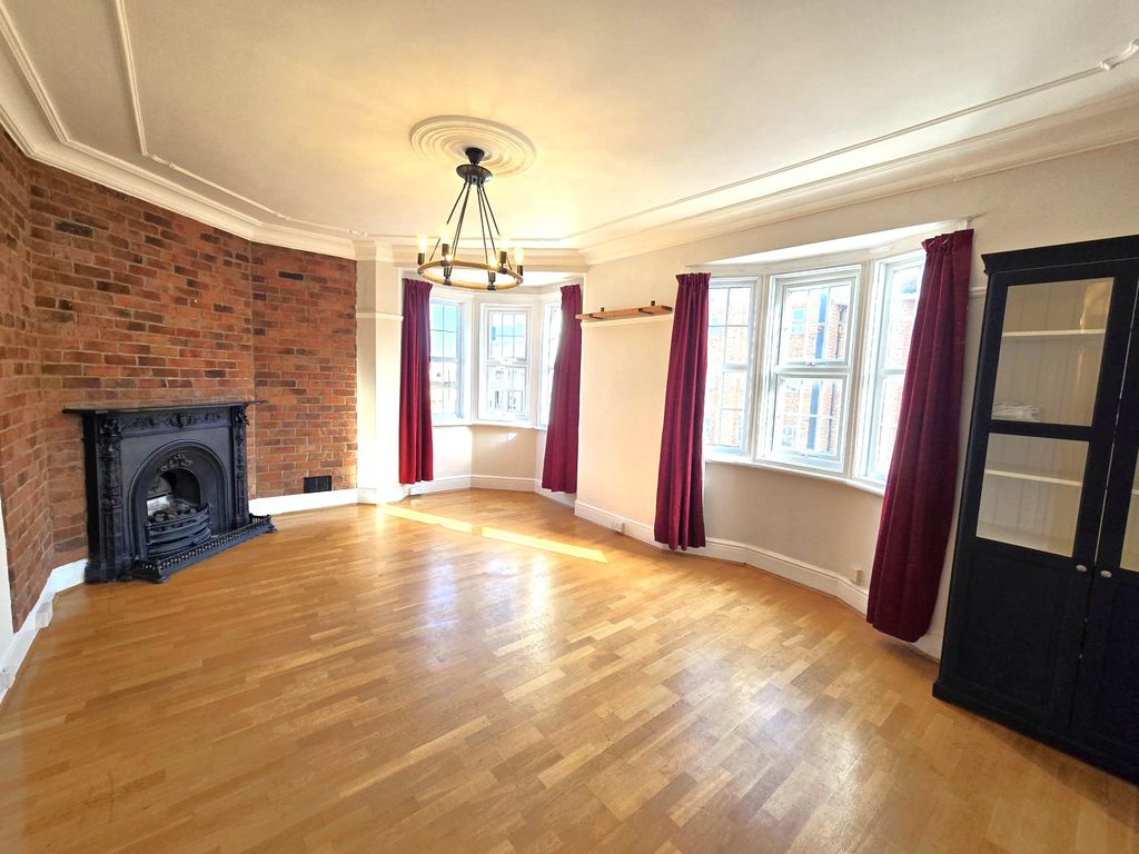 Property photo 2 of 9 Image