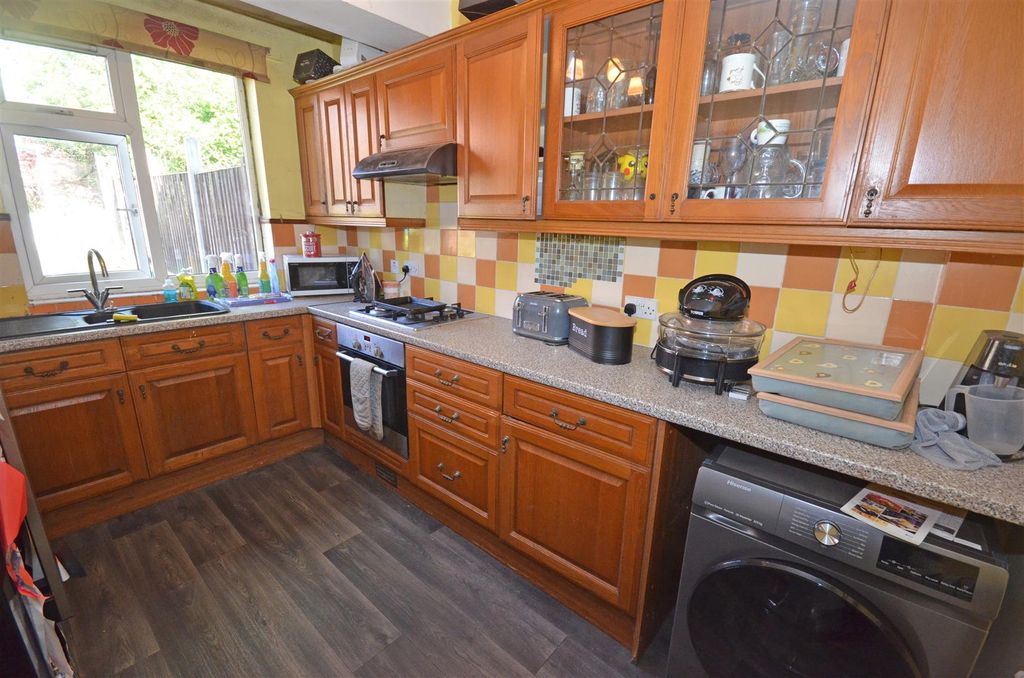 Property photo 3 of 12 04.Jpg