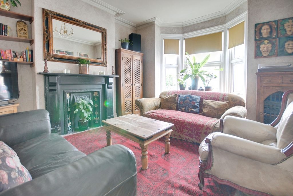 Property photo 2 of 12 Pbox-Img.Jpg