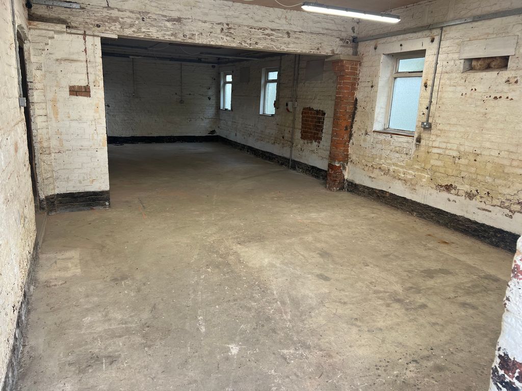 Property photo 1 of 3