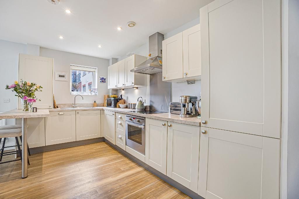 Property photo 3 of 12 Kitchen Area