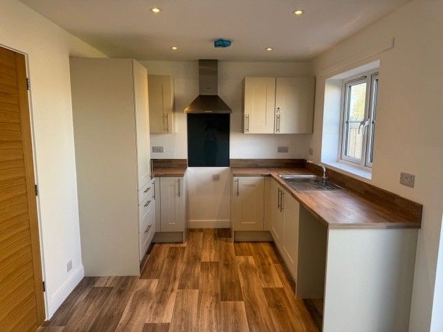 Property photo 2 of 8 Kitchen