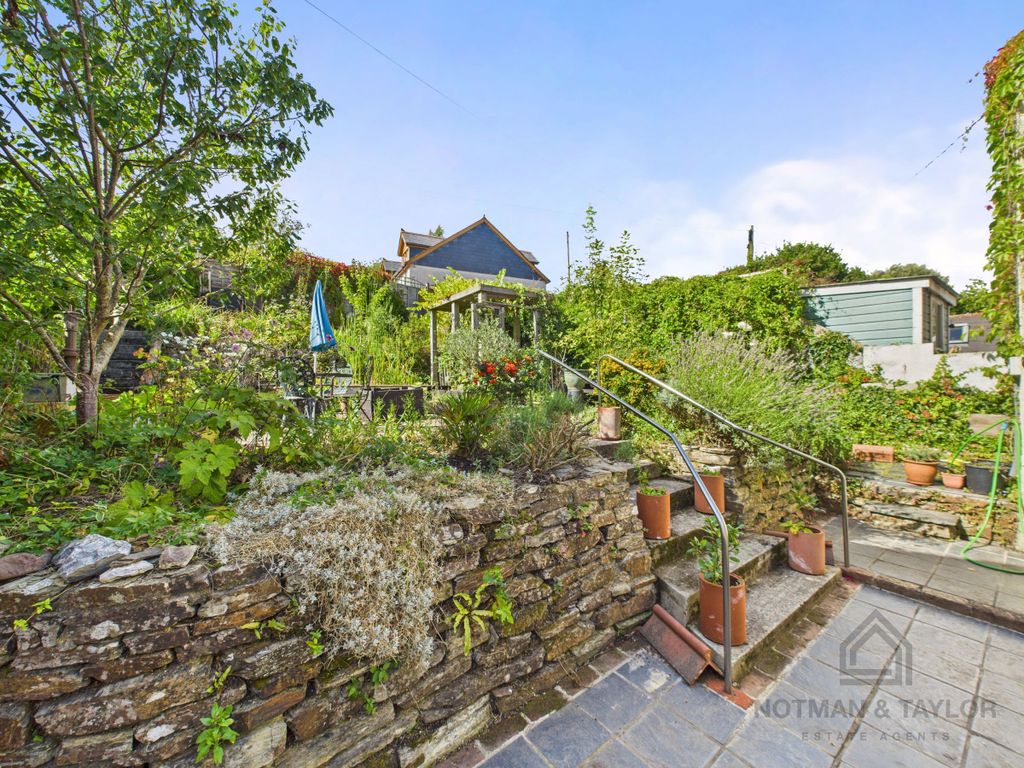 Property photo 3 of 21