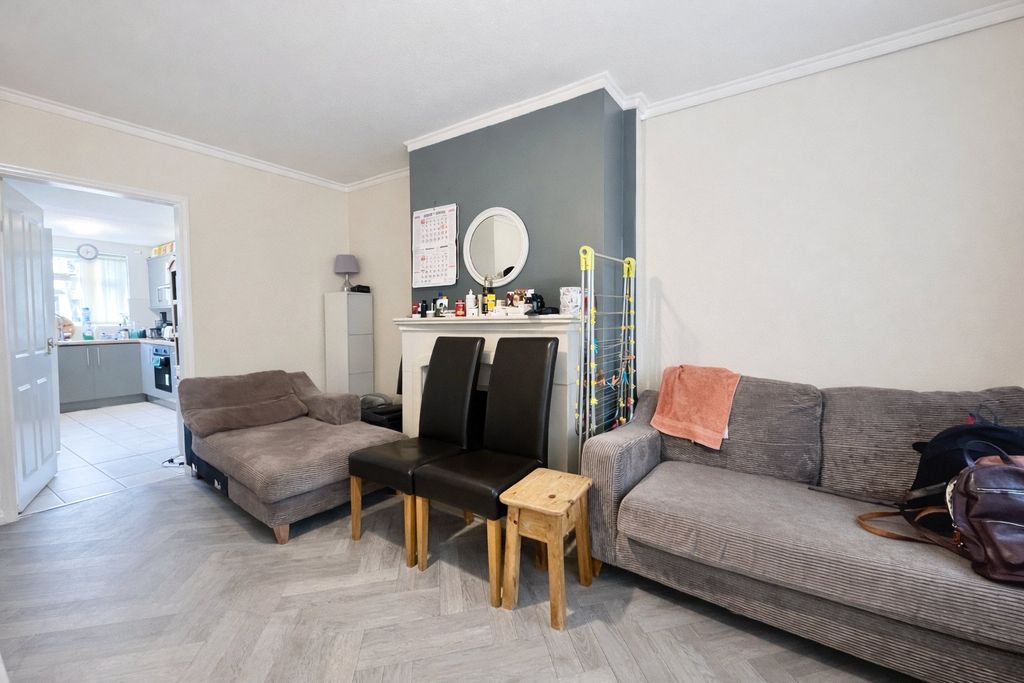 Property photo 2 of 13 Picture No. 21